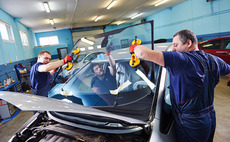 Car glass replacement services