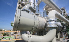 Heat exchangers and industrial pressure vessels