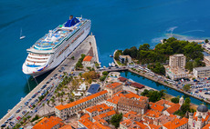 Cruise ships and port services
